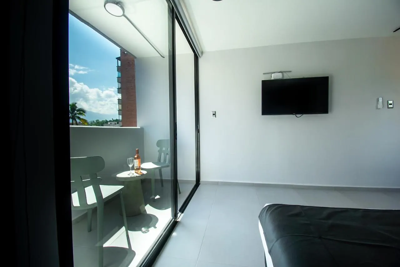Beautiful Studio Laurels location